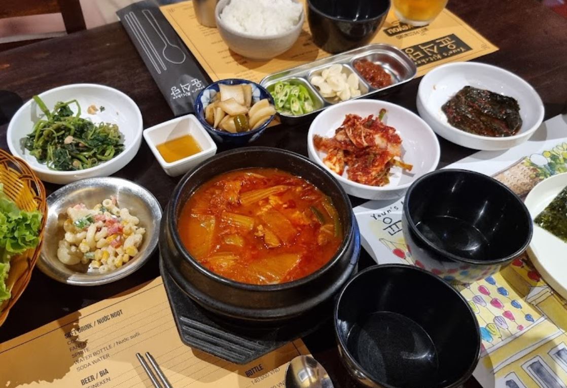윤식당-김치찌개-한식사진