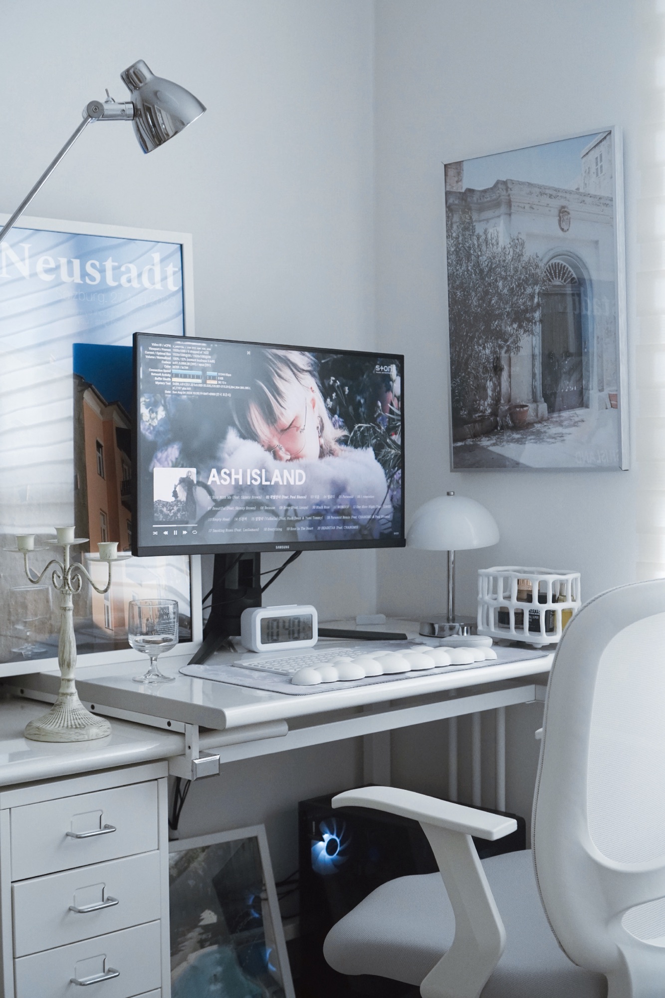 테무에서-구매한-포스터-서재에-걸어둔-사진